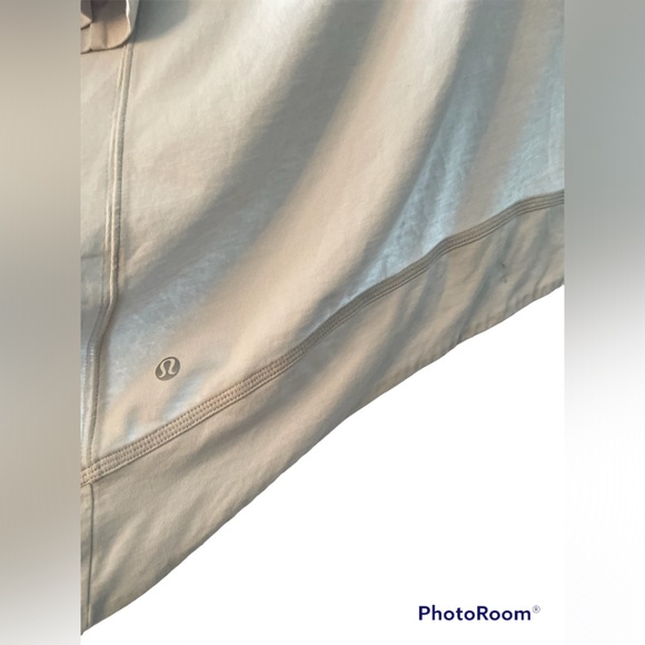 Lululemon light grey high low wrap. Size 12. Pleated - Picture 4 of 6